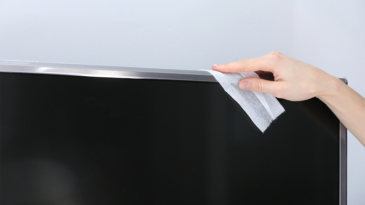 How to Clean Smart TV Speakers Without Damaging the Screen
