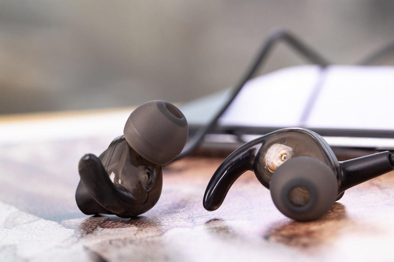 Why Does Only One Side of My Bluetooth Headphones Work?
